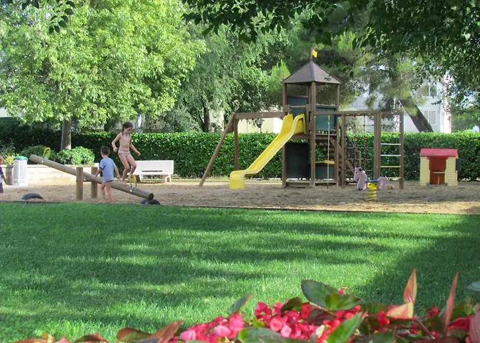 With Terrace And Pool Daire *